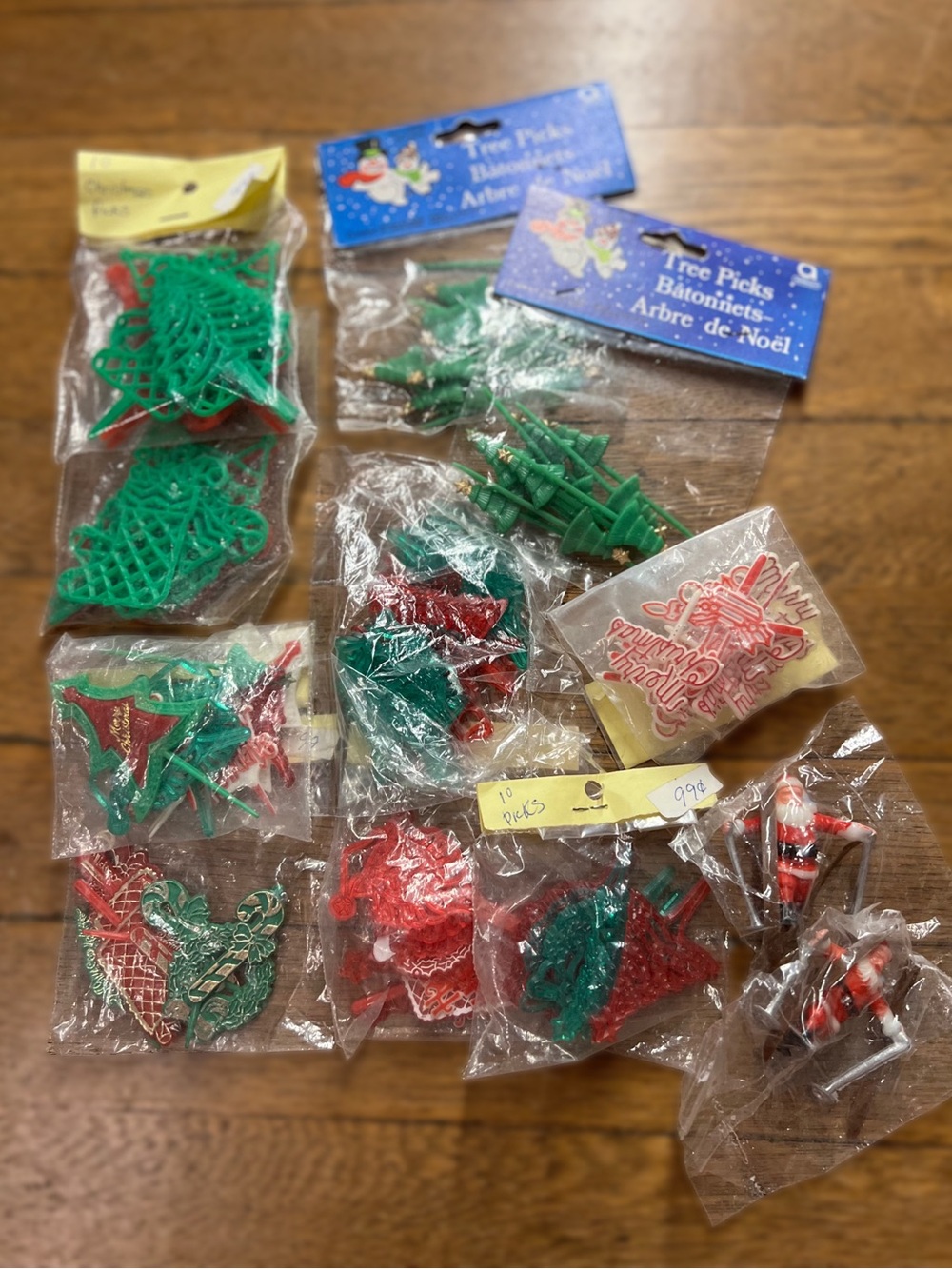 Amscan Red & Green Holiday Cake Topper Picks